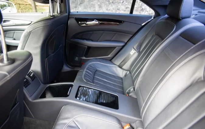 Mercedes-Benz CLS cena 89900 przebieg: 181000, rok produkcji 2012 z Międzylesie małe 352